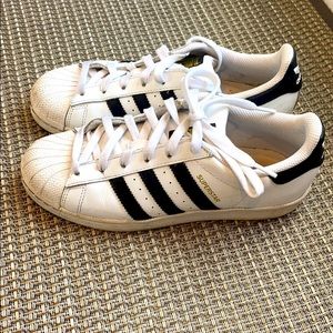 Adidas Superstar sneakers - sz 6.5 fits like 7.5-8